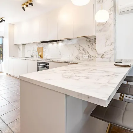 Pg9 - Andalucian 3-story Townhouse Near