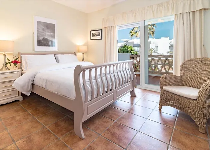 Pg9 - Andalucian 3-story Townhouse Near