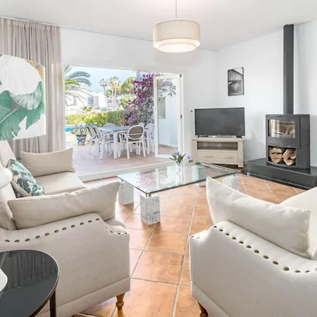Pg9 - Andalucian 3-story Townhouse Near Feriehus *
