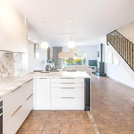 Pg9 - Andalucian 3-story Townhouse Near