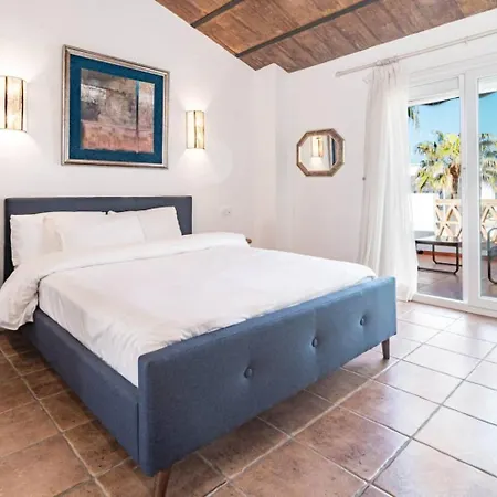 Pg9 - Andalucian 3-story Townhouse Near