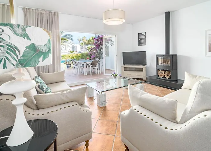 Pg9 - Andalucian 3-story Townhouse Near