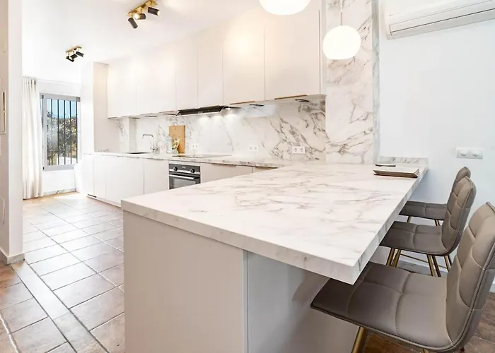 Pg9 - Andalucian 3-story Townhouse Near