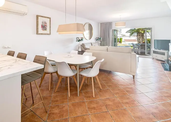 Pg9 - Andalucian 3-story Townhouse Near * Естепона