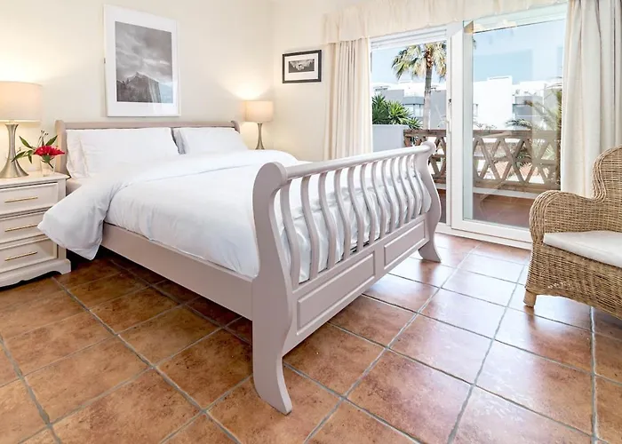 Pg9 - Andalucian 3-story Townhouse Near * Estepona