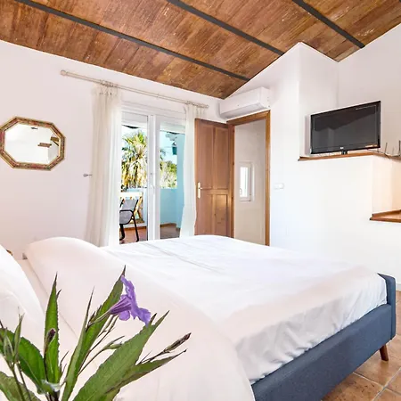 Pg9 - Andalucian 3-story Townhouse Near * Estepona