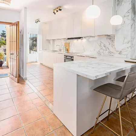 Dom wakacyjny Pg9 - Andalucian 3-story Townhouse Near Estepona