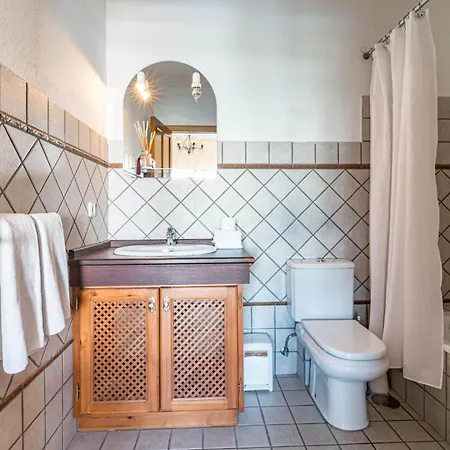 Pg9 - Andalucian 3-story Townhouse Near