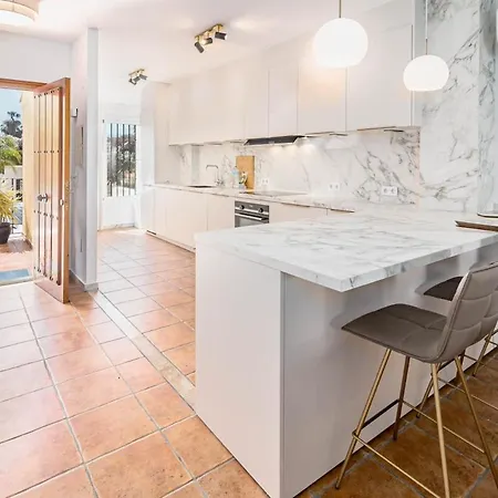 Pg9 - Andalucian 3-story Townhouse Near Feriehus *