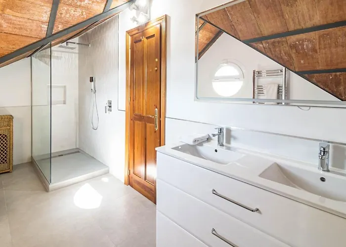 Pg9 - Andalucian 3-story Townhouse Near Feriehus *