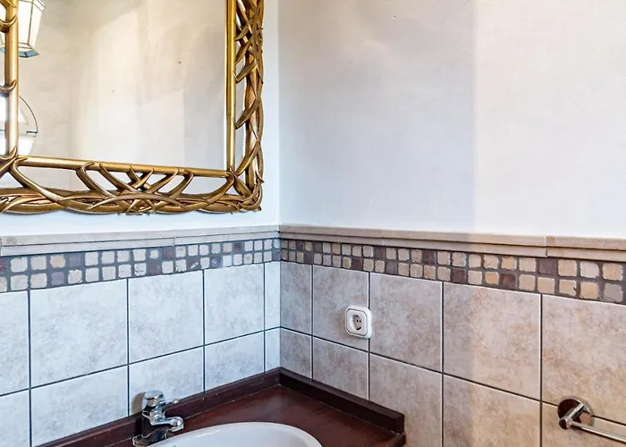 Pg9 - Andalucian 3-story Townhouse Near * Estepona